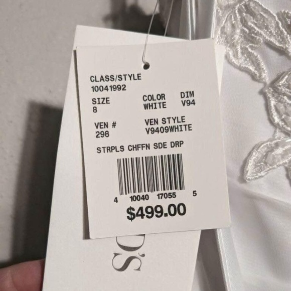 David’s Bridal Wedding Dress - Picture 2 of 11